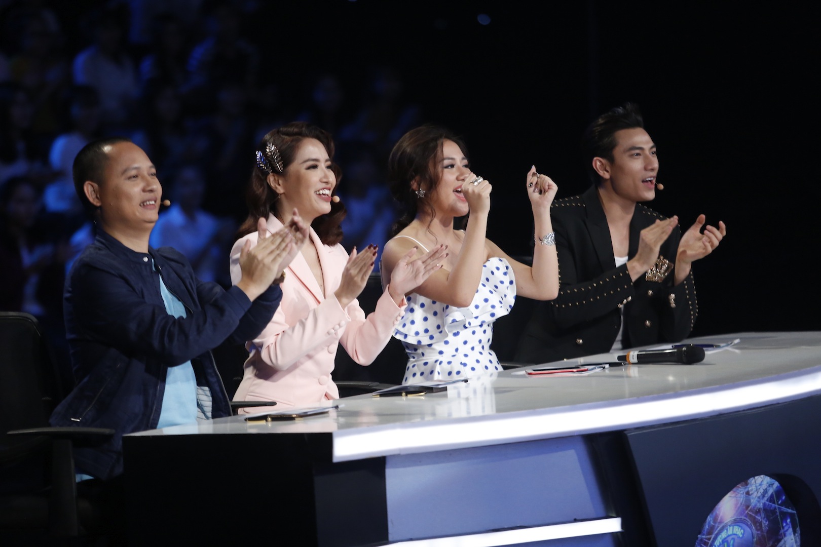 Vietnam Idol Kids: Cô bé khiếm thị dừng chân ngay trước Chung kết - Ảnh 1. Vietnam Idol Kids: Cô bé khiếm thị dừng chân ngay trước Chung kết - Ảnh 1.