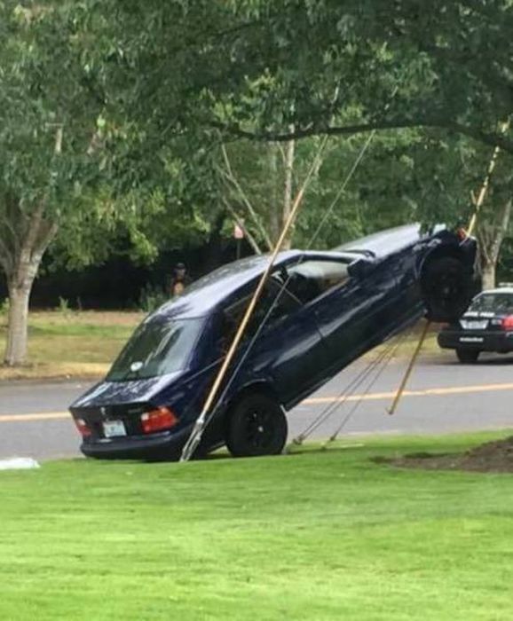 18 vụ tai nạn xe hơi ngớ ngẩn nhất mọi thời đại - Ảnh 1. 18 vụ tai nạn xe hơi ngớ ngẩn nhất mọi thời đại - Ảnh 1.