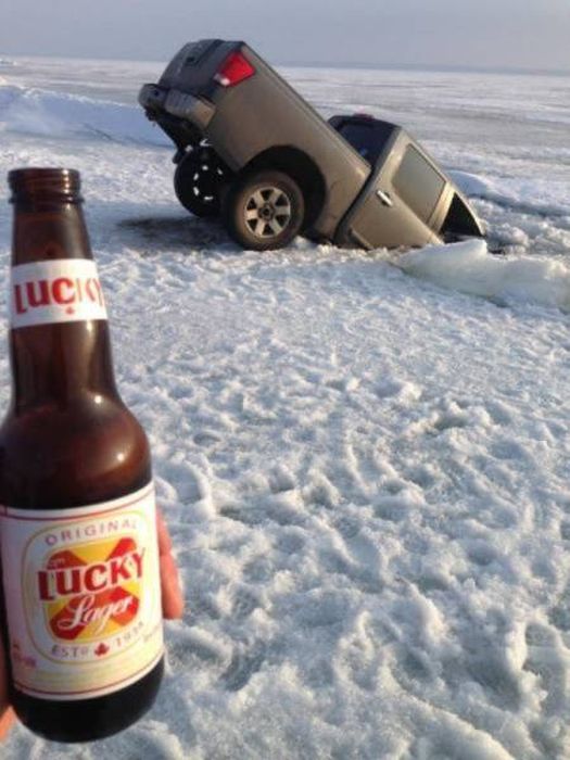 18 vụ tai nạn xe hơi ngớ ngẩn nhất mọi thời đại - Ảnh 25. 18 vụ tai nạn xe hơi ngớ ngẩn nhất mọi thời đại - Ảnh 25.