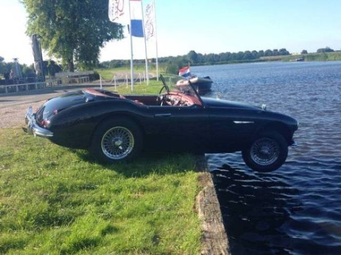 18 vụ tai nạn xe hơi ngớ ngẩn nhất mọi thời đại - Ảnh 27. 18 vụ tai nạn xe hơi ngớ ngẩn nhất mọi thời đại - Ảnh 27.