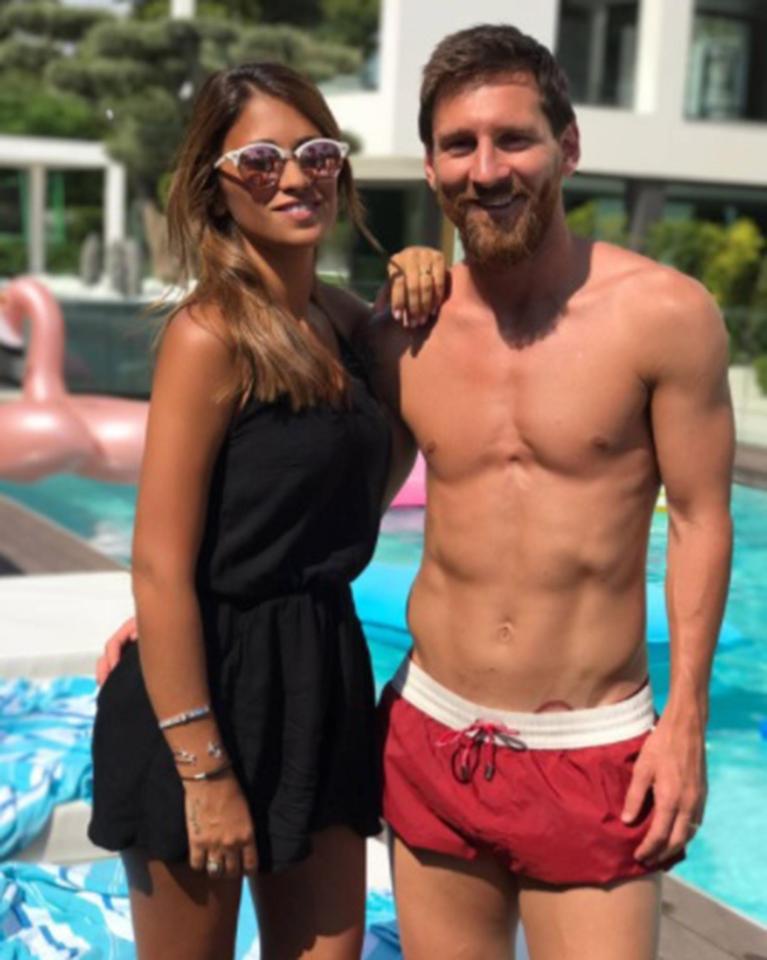 Messi xăm hình môi của Antonella ở vùng nhạy cảm - Ảnh 2. Messi xăm hình môi của Antonella ở vùng nhạy cảm - Ảnh 2.