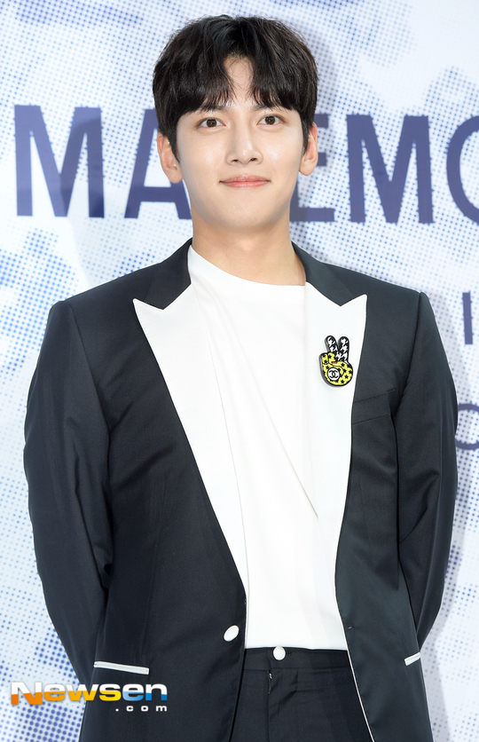 chanel-11-ji-chang-wook-1498071127369.jp