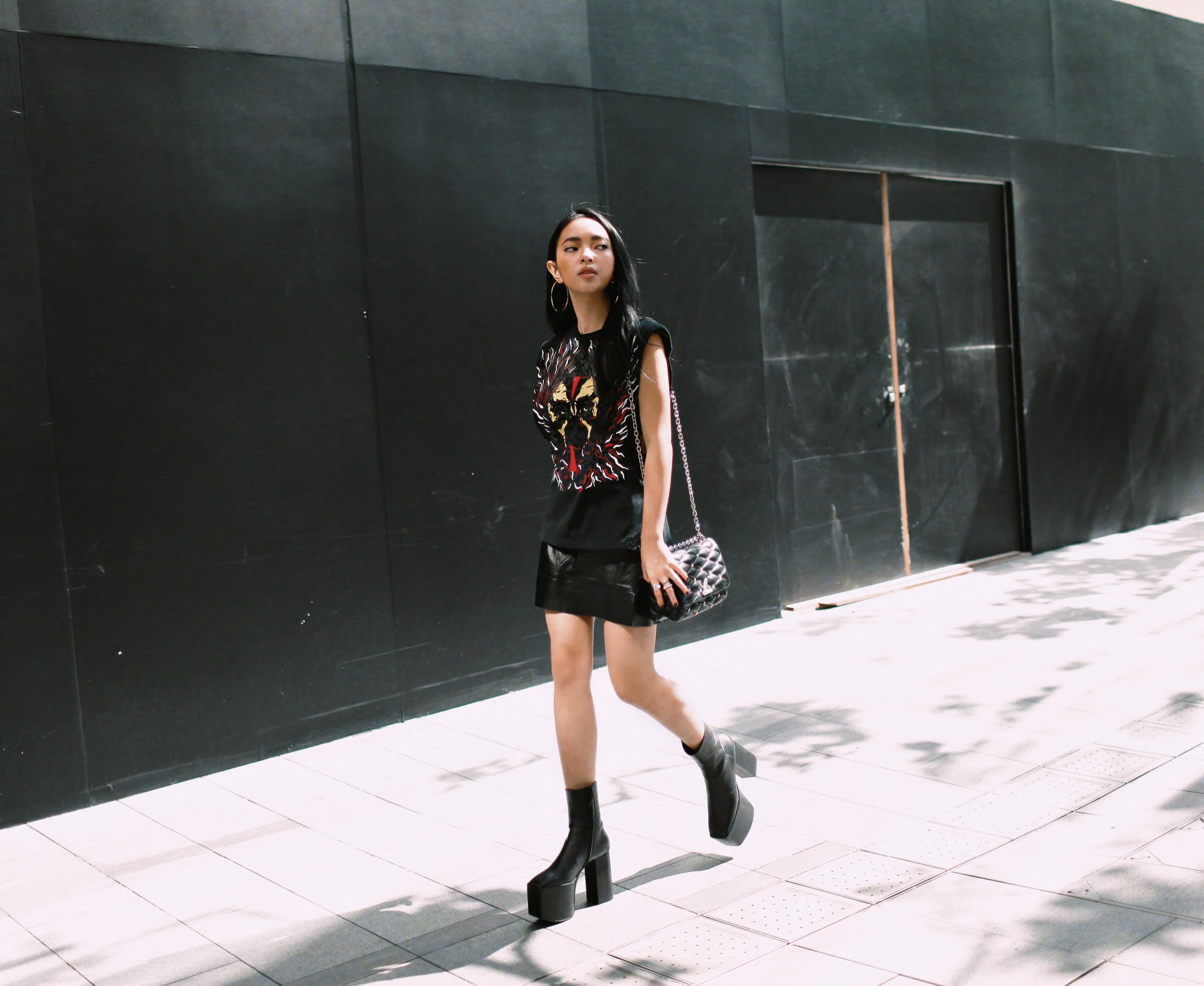 Không mời sao Việt nào, nhưng Louis Vuitton lại mời Châu Bùi tham dự sự kiện ra mắt BST Cruise 2018 tại Hong Kong - Ảnh 9. Không mời sao Việt nào, nhưng Louis Vuitton lại mời Châu Bùi tham dự sự kiện ra mắt BST Cruise 2018 tại Hong Kong - Ảnh 9.