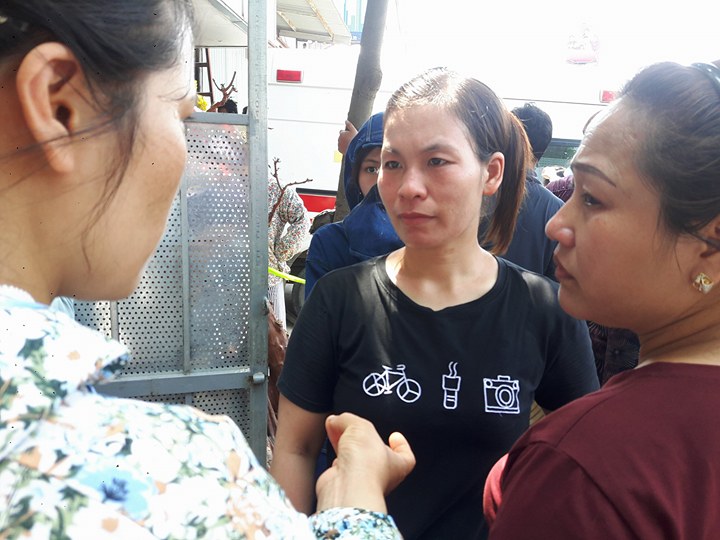 Vụ cháy 8 người tử vong ở xưởng bánh kẹo Hà Nội: Chúng tôi cùng chạy đến cửa nhưng lửa lớn nên nhiều người kẹt lại - Ảnh 3. Vụ cháy 8 người tử vong ở xưởng bánh kẹo Hà Nội: Chúng tôi cùng chạy đến cửa nhưng lửa lớn nên nhiều người kẹt lại - Ảnh 3.