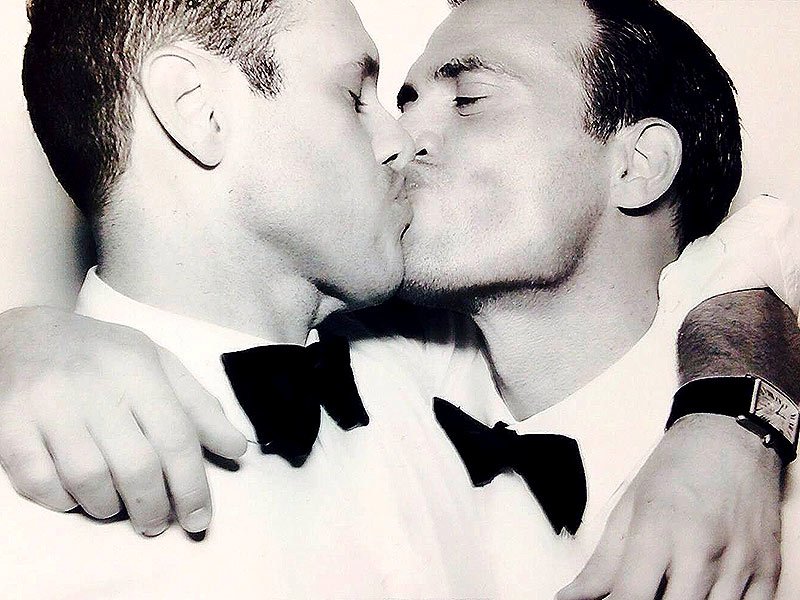 Trước Hồ Vĩnh Khoa, cũng đã có nhiều đám cưới đồng tính đẹp như mơ của sao thế giới - Ảnh 22. Trước Hồ Vĩnh Khoa, cũng đã có nhiều đám cưới đồng tính đẹp như mơ của sao thế giới - Ảnh 22.