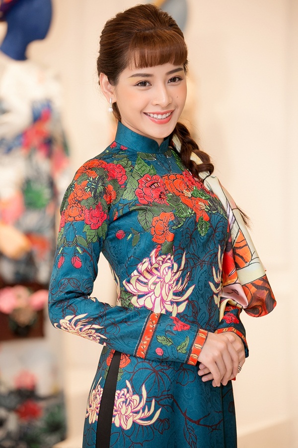 Clip: Năm mới Đinh Dậu đến rồi, cùng nghe dàn sao hot nhất Vbiz gửi lời chúc ấm áp, đầy hứng khởi nào! - Ảnh 4. Clip: Năm mới Đinh Dậu đến rồi, cùng nghe dàn sao hot nhất Vbiz gửi lời chúc ấm áp, đầy hứng khởi nào! - Ảnh 4.