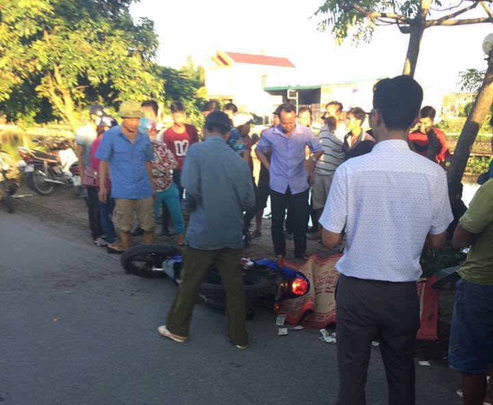 Ninh Bình: Đâm vào xe chở tôn, người đàn ông bị cứa cổ tử vong thương tâm - Ảnh 1. Ninh Bình: Đâm vào xe chở tôn, người đàn ông bị cứa cổ tử vong thương tâm - Ảnh 1.