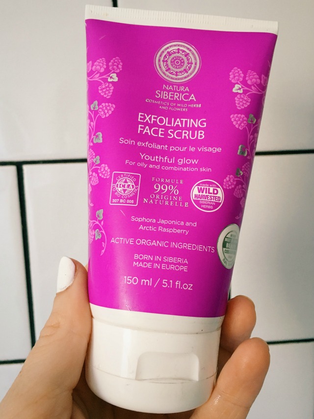 Ngoài dưỡng da cơ bản, đừng quên 3 bước này nếu không muốn da xuống cấp khi vừa đi du lịch về - Ảnh 2. Ngoài dưỡng da cơ bản, đừng quên 3 bước này nếu không muốn da xuống cấp khi vừa đi du lịch về - Ảnh 2.