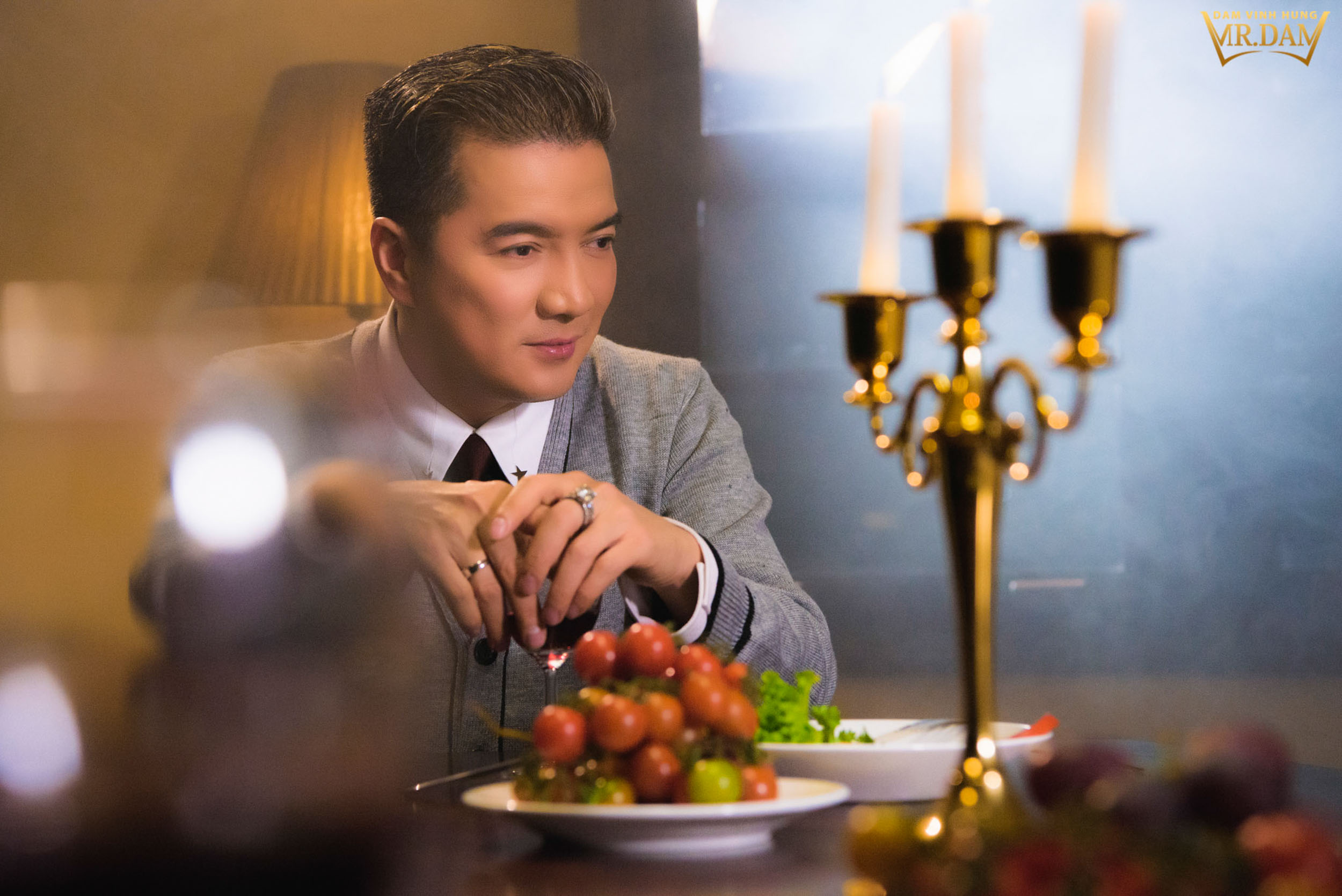 Đàm Vĩnh Hưng đến nơi bắt đầu cuộc tình đẹp nhất cuộc đời quay MV mới, kể chuyện cô đơn, bị phụ tình - Ảnh 5. Đàm Vĩnh Hưng đến nơi bắt đầu cuộc tình đẹp nhất cuộc đời quay MV mới, kể chuyện cô đơn, bị phụ tình - Ảnh 5.