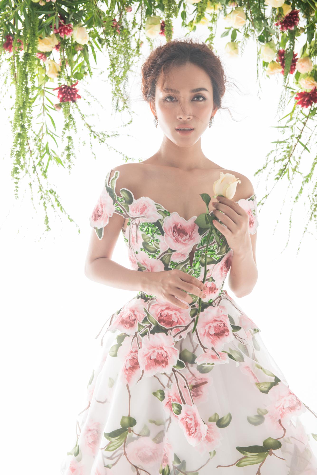Ái Phương nhẹ nhàng, tươi tắn trong ca khúc nhạc Xuân vừa ra mắt - Ảnh 13. Ái Phương nhẹ nhàng, tươi tắn trong ca khúc nhạc Xuân vừa ra mắt - Ảnh 13.