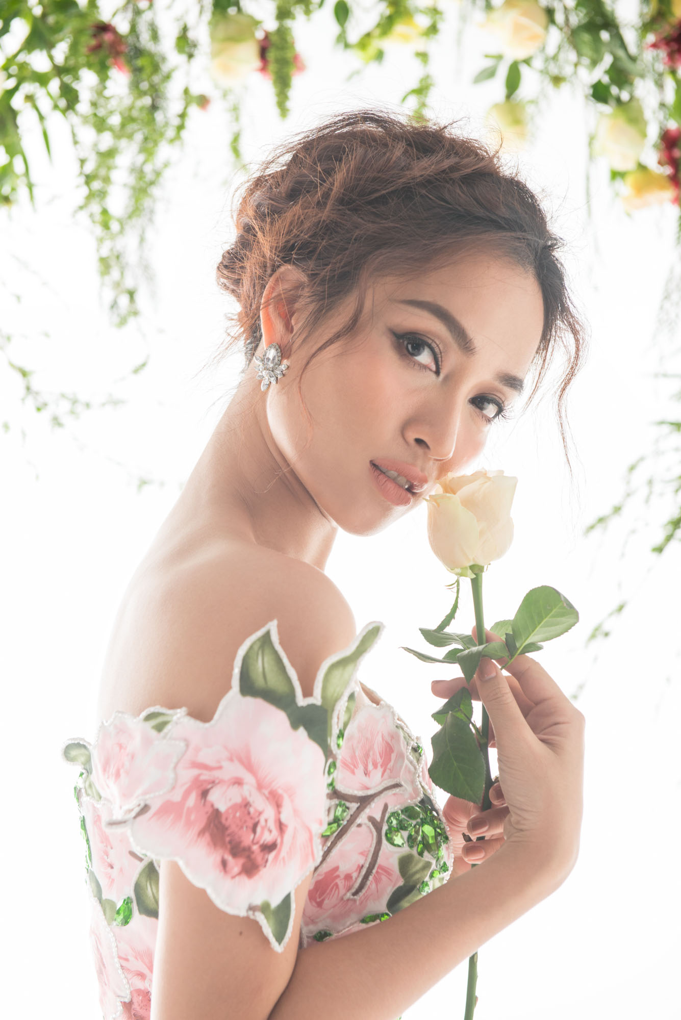 Ái Phương nhẹ nhàng, tươi tắn trong ca khúc nhạc Xuân vừa ra mắt - Ảnh 14. Ái Phương nhẹ nhàng, tươi tắn trong ca khúc nhạc Xuân vừa ra mắt - Ảnh 14.