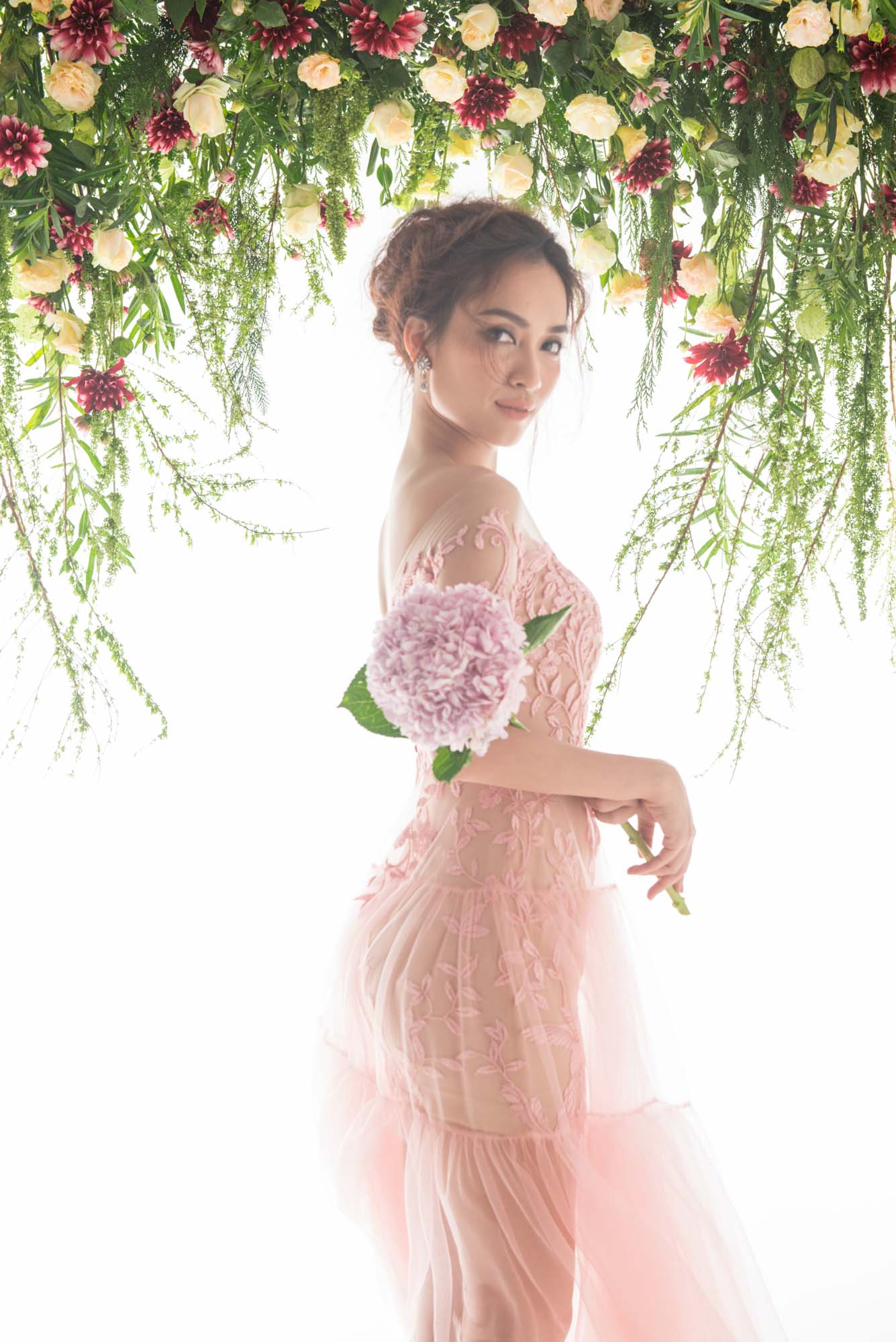 Ái Phương nhẹ nhàng, tươi tắn trong ca khúc nhạc Xuân vừa ra mắt - Ảnh 15. Ái Phương nhẹ nhàng, tươi tắn trong ca khúc nhạc Xuân vừa ra mắt - Ảnh 15.