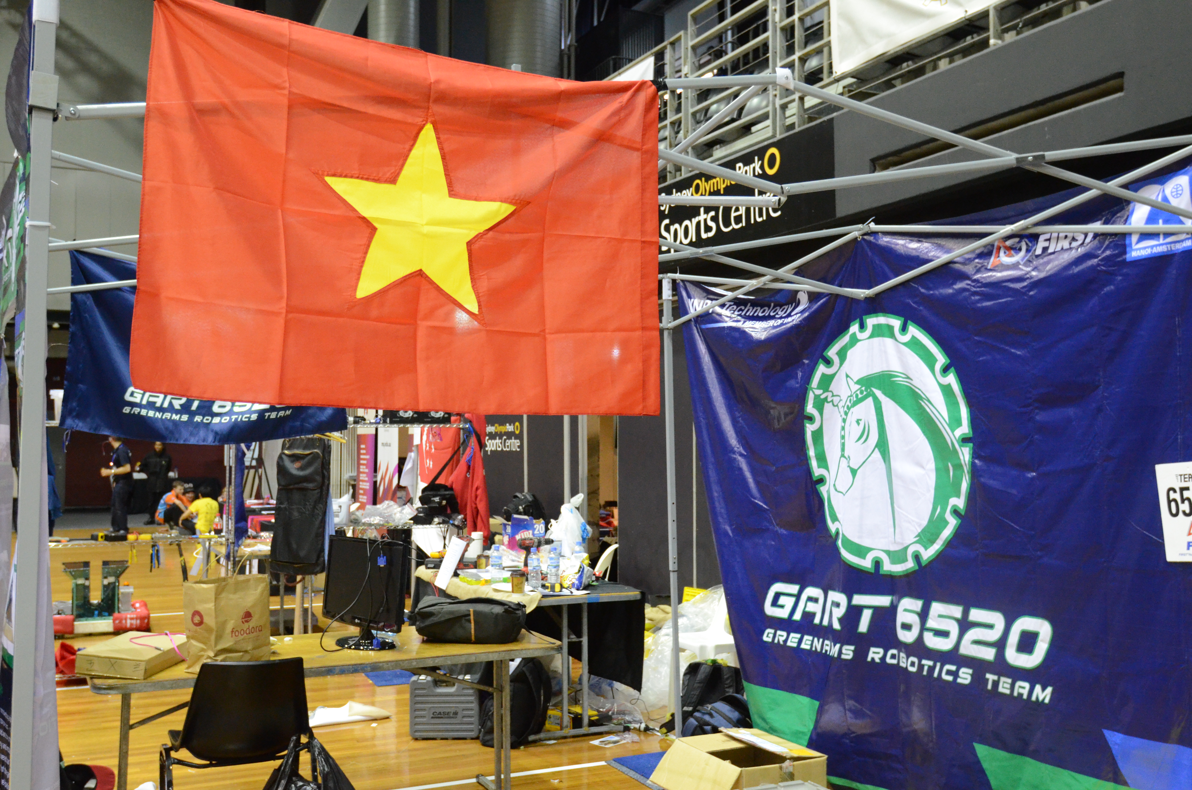 Trường Ams có nhóm học sinh đầu tiên của Việt Nam đi thi robot quốc tế - Ảnh 3. Trường Ams có nhóm học sinh đầu tiên của Việt Nam đi thi robot quốc tế - Ảnh 3.