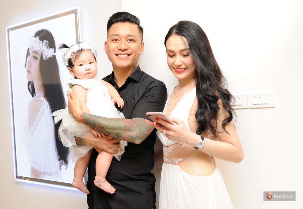 Tuấn Hưng lái siêu xe 16 tỷ, đưa cả gia đình đi dự sự kiện - Ảnh 4. Tuấn Hưng lái siêu xe 16 tỷ, đưa cả gia đình đi dự sự kiện - Ảnh 4.