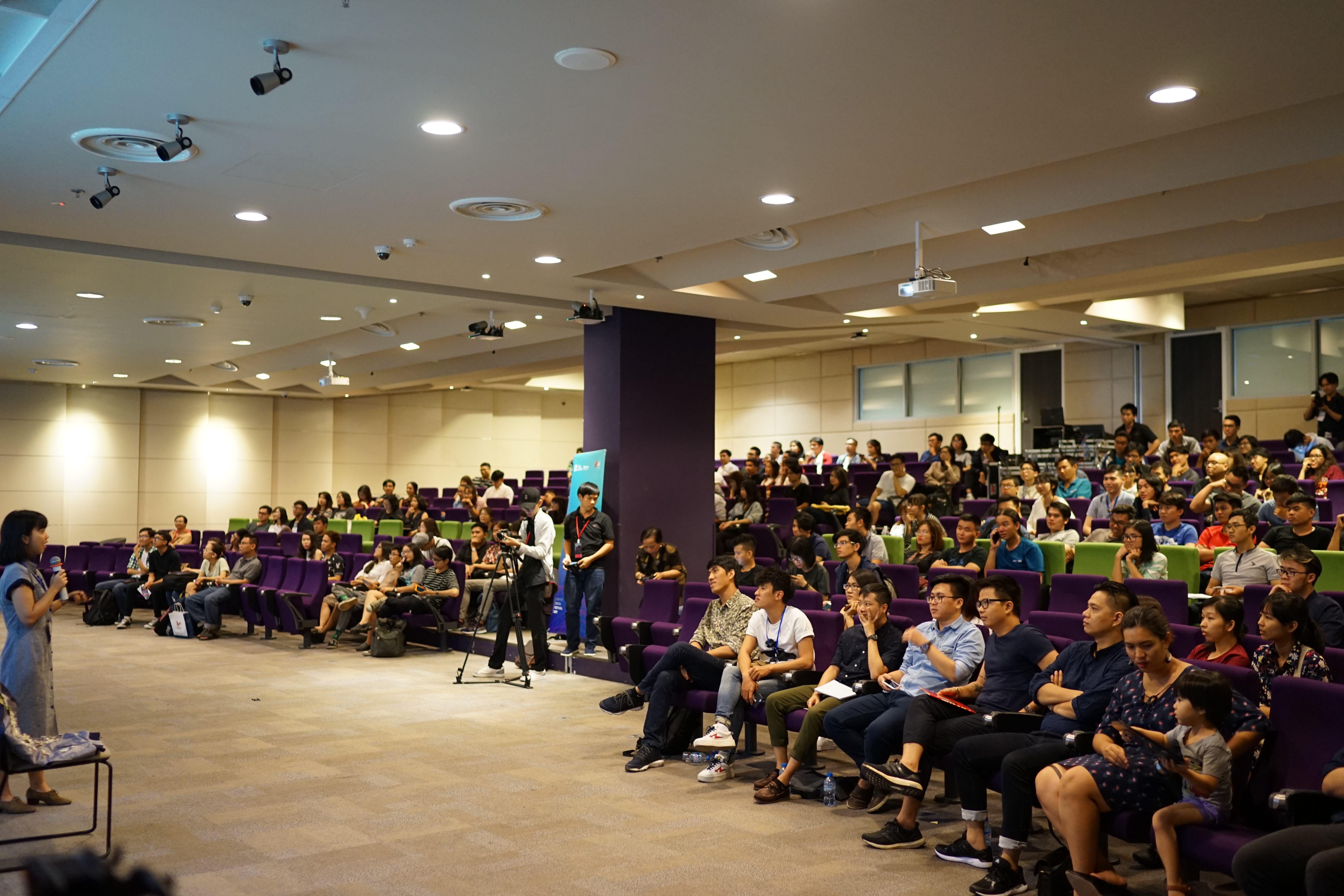 Cuối tuần qua, giới trẻ Sài thành “đã mắt đã tai với lễ hội sáng tạo Vietnam Halography - Ảnh 2. Cuối tuần qua, giới trẻ Sài thành “đã mắt đã tai với lễ hội sáng tạo Vietnam Halography - Ảnh 2.