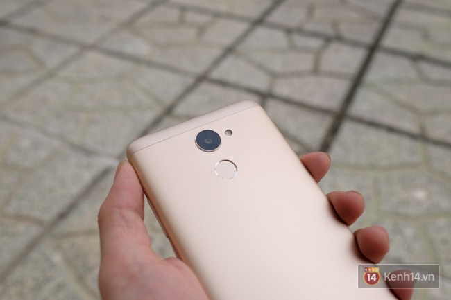 Đánh giá Huawei Y7 Prime: thiết kế khá đẹp, pin trâu, giá cả hợp lí - Ảnh 11. Đánh giá Huawei Y7 Prime: thiết kế khá đẹp, pin trâu, giá cả hợp lí - Ảnh 11.