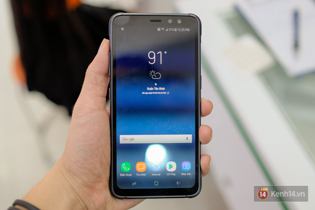 Trên tay Galaxy S8 Active vừa về Việt Nam: Thiết kế hầm hố, cầm nắm rất thoải mái và giá 16,9 triệu đồng - Ảnh 2. Trên tay Galaxy S8 Active vừa về Việt Nam: Thiết kế hầm hố, cầm nắm rất thoải mái và giá 16,9 triệu đồng - Ảnh 2.