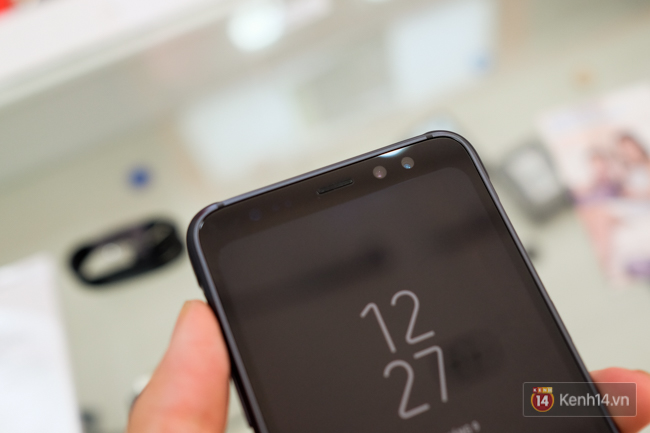 Trên tay Galaxy S8 Active vừa về Việt Nam: Thiết kế hầm hố, cầm nắm rất thoải mái và giá 16,9 triệu đồng - Ảnh 11. Trên tay Galaxy S8 Active vừa về Việt Nam: Thiết kế hầm hố, cầm nắm rất thoải mái và giá 16,9 triệu đồng - Ảnh 11.