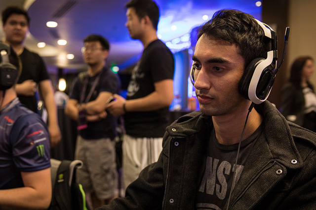 Game thủ chuyên nghiệp: Từ những đứa trẻ bị ruồng bỏ đến triệu phú đô-la - Ảnh 3. Game thủ chuyên nghiệp: Từ những đứa trẻ bị ruồng bỏ đến triệu phú đô-la - Ảnh 3.