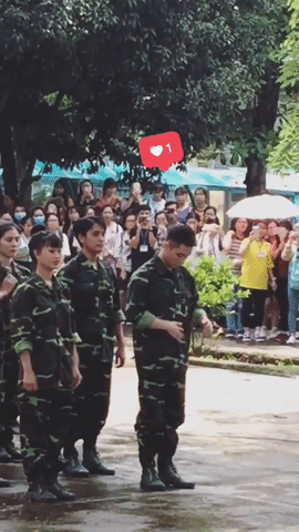 Hình ảnh điển trai cực ngầu của anh lính Sơn Tùng M-TP đang hot rần rần đây này! - Ảnh 4. Hình ảnh điển trai cực ngầu của anh lính Sơn Tùng M-TP đang hot rần rần đây này! - Ảnh 4.