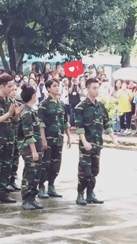 Hình ảnh điển trai cực ngầu của anh lính Sơn Tùng M-TP đang hot rần rần đây này! - Ảnh 5. Hình ảnh điển trai cực ngầu của anh lính Sơn Tùng M-TP đang hot rần rần đây này! - Ảnh 5.