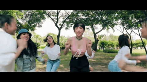 Ra MV bản Dance nhưng Tóc Tiên lại đi rủ anh chị em ra vườn tập thể dục nhịp điệu!? - Ảnh 6.