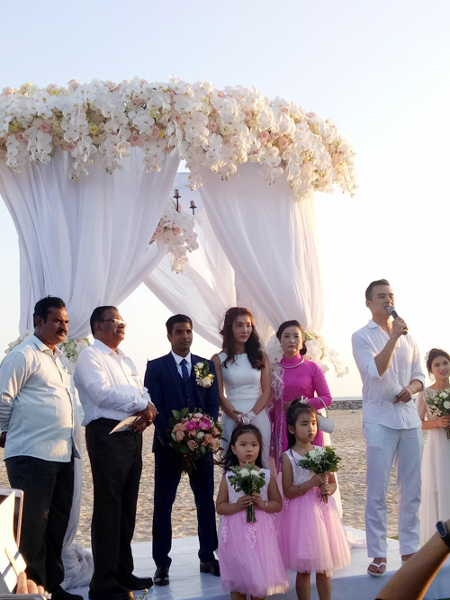 Đám cưới trên biển siêu lãng mạn của Nguyệt Ánh và chồng Ấn Độ