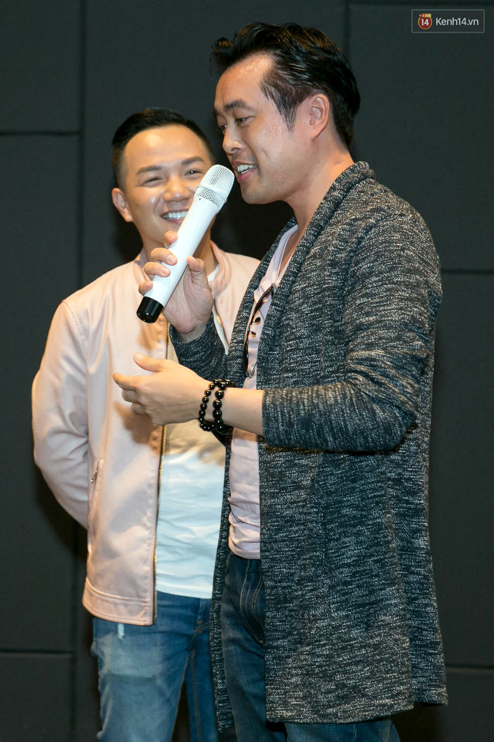 Có một Trang Pháp tưng tửng và cực hài hước thế này trong MV Sau khi chia tay thì phải làm gì - Ảnh 11. Có một Trang Pháp tưng tửng và cực hài hước thế này trong MV Sau khi chia tay thì phải làm gì - Ảnh 11.