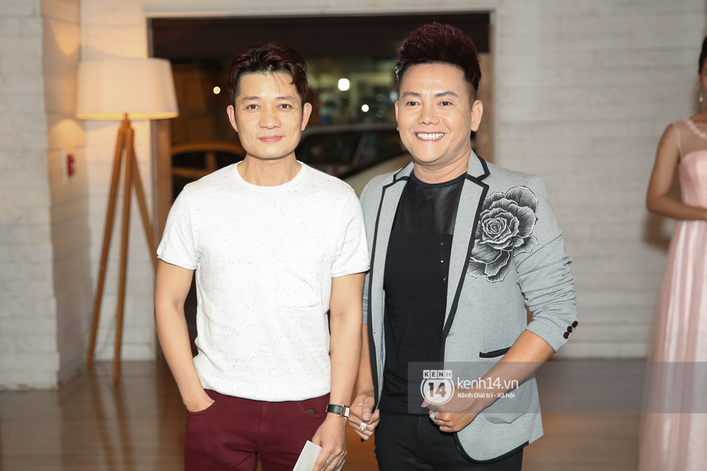 Livestream: Dàn sao Việt đến chúc mừng ngày vui của Đặng Thu Thảo và doanh nhân Trung Tín - Ảnh 17. Livestream: Dàn sao Việt đến chúc mừng ngày vui của Đặng Thu Thảo và doanh nhân Trung Tín - Ảnh 17.