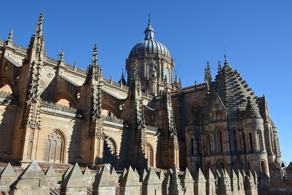 Bí ẩn bức điêu khắc phi hành gia trong nhà thờ từ thế kỷ 12 - bằng chứng khác của xuyên không? - Ảnh 2. Bí ẩn bức điêu khắc phi hành gia trong nhà thờ từ thế kỷ 12 - bằng chứng khác của xuyên không? - Ảnh 2.