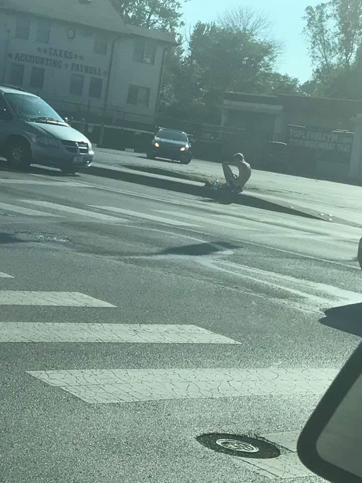 7 năm sau khi thất lạc, hai anh em bất ngờ tìm được nhau nhờ một bức ảnh “bộ xương khô” bên vệ đường - Ảnh 3. 7 năm sau khi thất lạc, hai anh em bất ngờ tìm được nhau nhờ một bức ảnh “bộ xương khô” bên vệ đường - Ảnh 3.