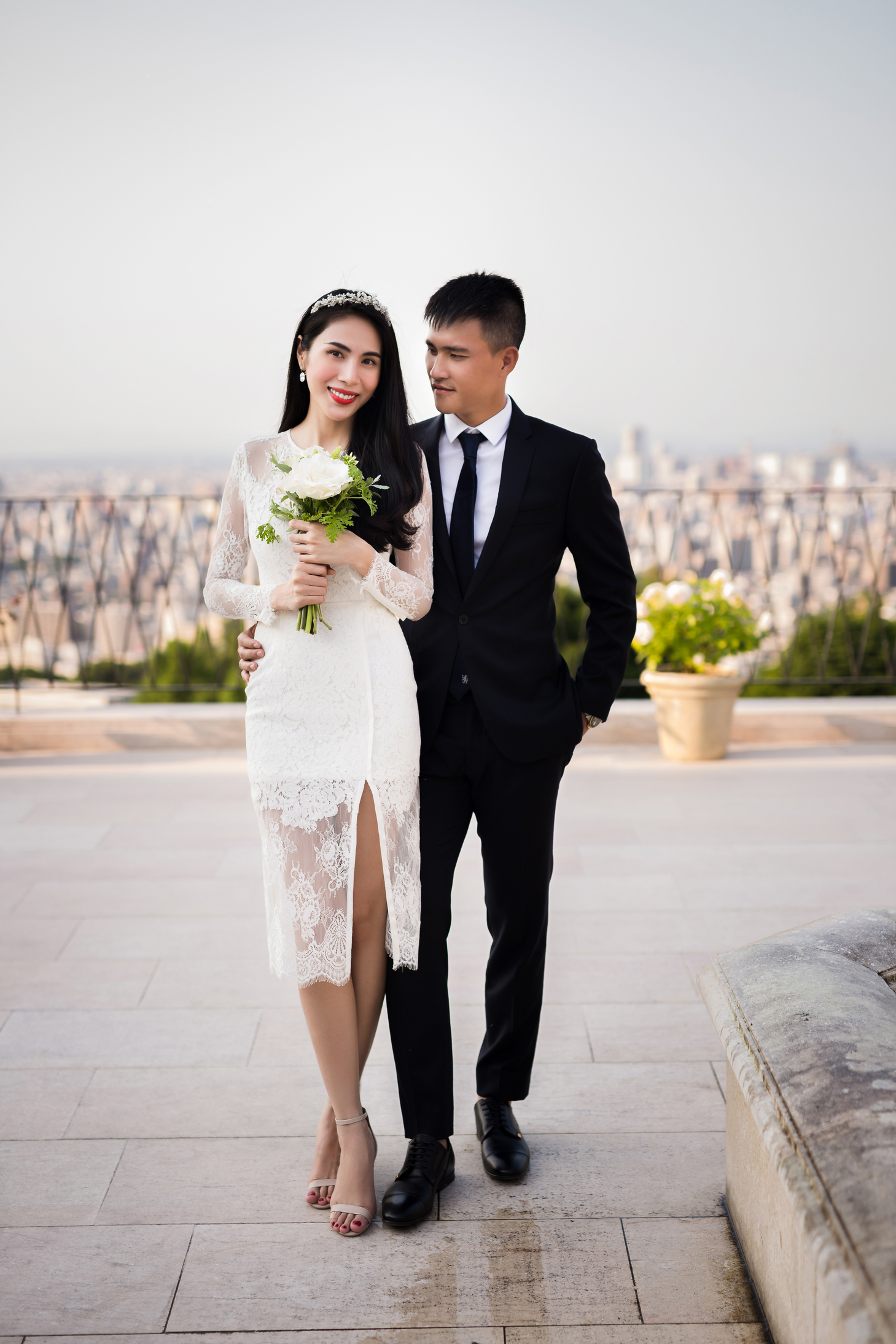 Thủy Tiên rủ Công Vinh tái hiện khoảnh khắc ngày cưới 5 năm trước trong MV mới - Ảnh 5. Thủy Tiên rủ Công Vinh tái hiện khoảnh khắc ngày cưới 5 năm trước trong MV mới - Ảnh 5.