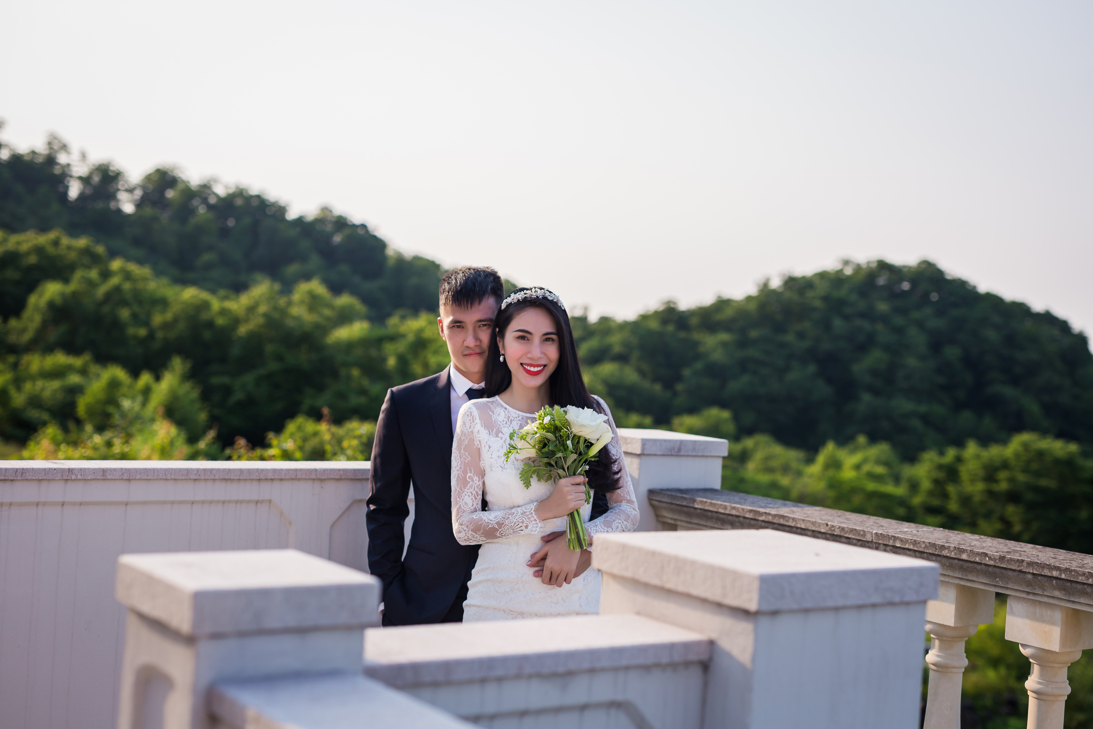 Thủy Tiên rủ Công Vinh tái hiện khoảnh khắc ngày cưới 5 năm trước trong MV mới - Ảnh 2. Thủy Tiên rủ Công Vinh tái hiện khoảnh khắc ngày cưới 5 năm trước trong MV mới - Ảnh 2.