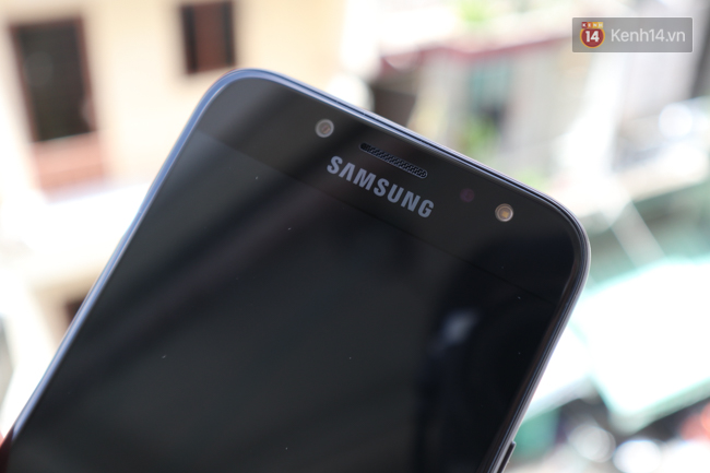 Trên tay nhanh Samsung Galaxy J7 Pro: thiết kế giống S7, camera mạnh mẽ và nhiều tính năng hấp dẫn, có màn hình Always On - Ảnh 12. Trên tay nhanh Samsung Galaxy J7 Pro: thiết kế giống S7, camera mạnh mẽ và nhiều tính năng hấp dẫn, có màn hình Always On - Ảnh 12.