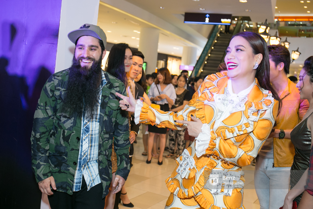 Cuộc đời quá giống trong phim, Đức Phúc trở thành tâm điểm tại buổi công chiếu Sắc đẹp ngàn cân - Ảnh 16. Cuộc đời quá giống trong phim, Đức Phúc trở thành tâm điểm tại buổi công chiếu Sắc đẹp ngàn cân - Ảnh 16.