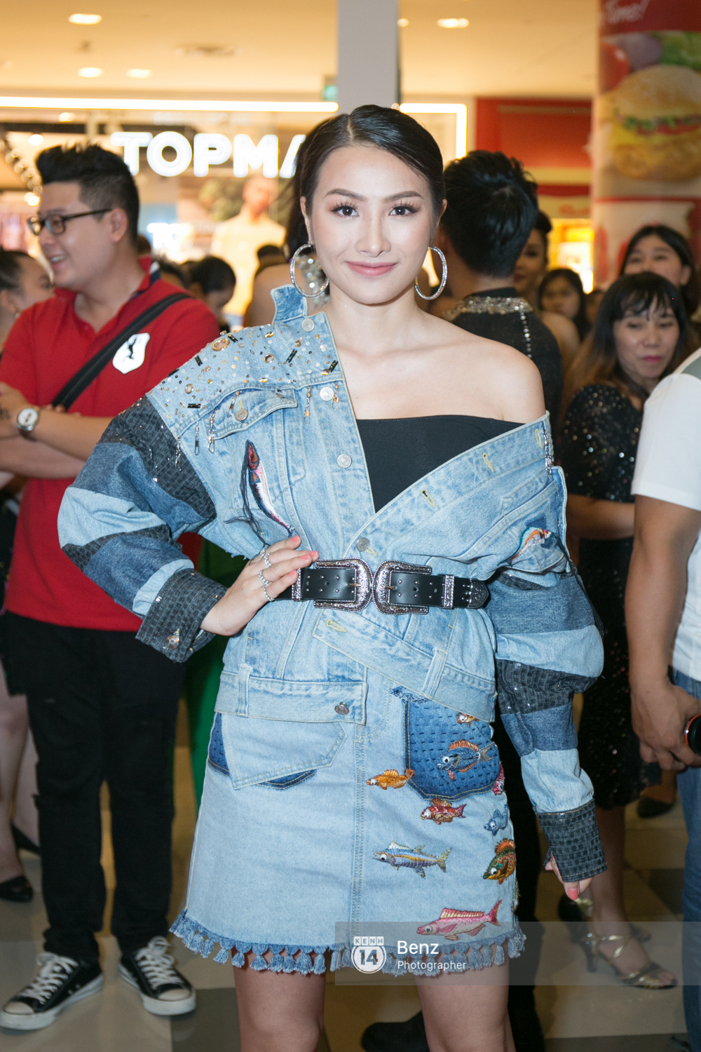 Cuộc đời quá giống trong phim, Đức Phúc trở thành tâm điểm tại buổi công chiếu Sắc đẹp ngàn cân - Ảnh 14. Cuộc đời quá giống trong phim, Đức Phúc trở thành tâm điểm tại buổi công chiếu Sắc đẹp ngàn cân - Ảnh 14.