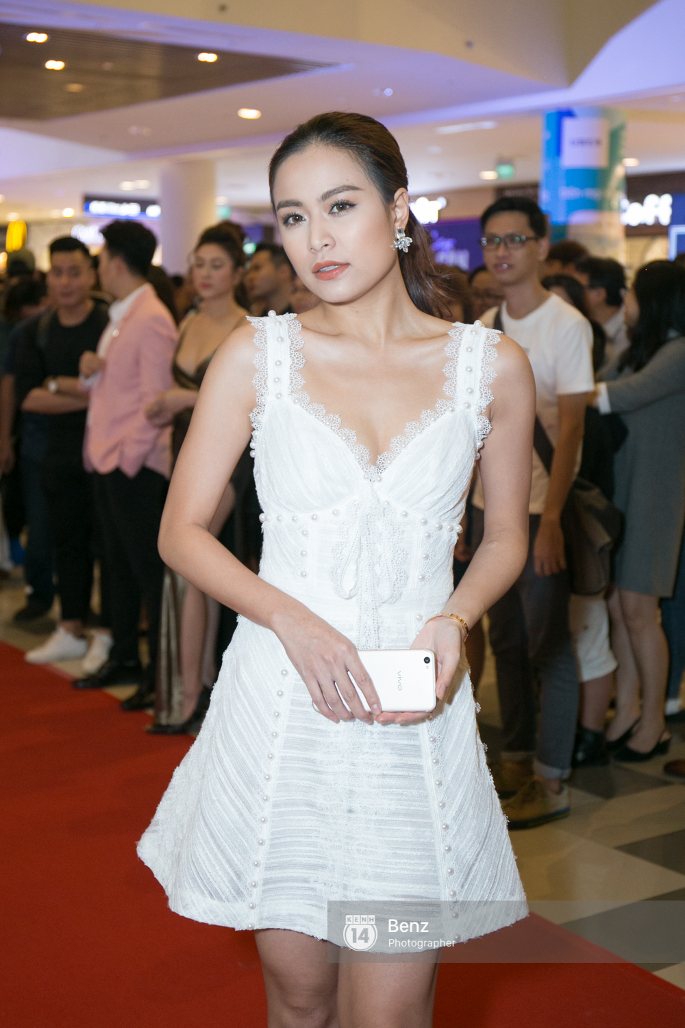 Cuộc đời quá giống trong phim, Đức Phúc trở thành tâm điểm tại buổi công chiếu Sắc đẹp ngàn cân - Ảnh 9. Cuộc đời quá giống trong phim, Đức Phúc trở thành tâm điểm tại buổi công chiếu Sắc đẹp ngàn cân - Ảnh 9.