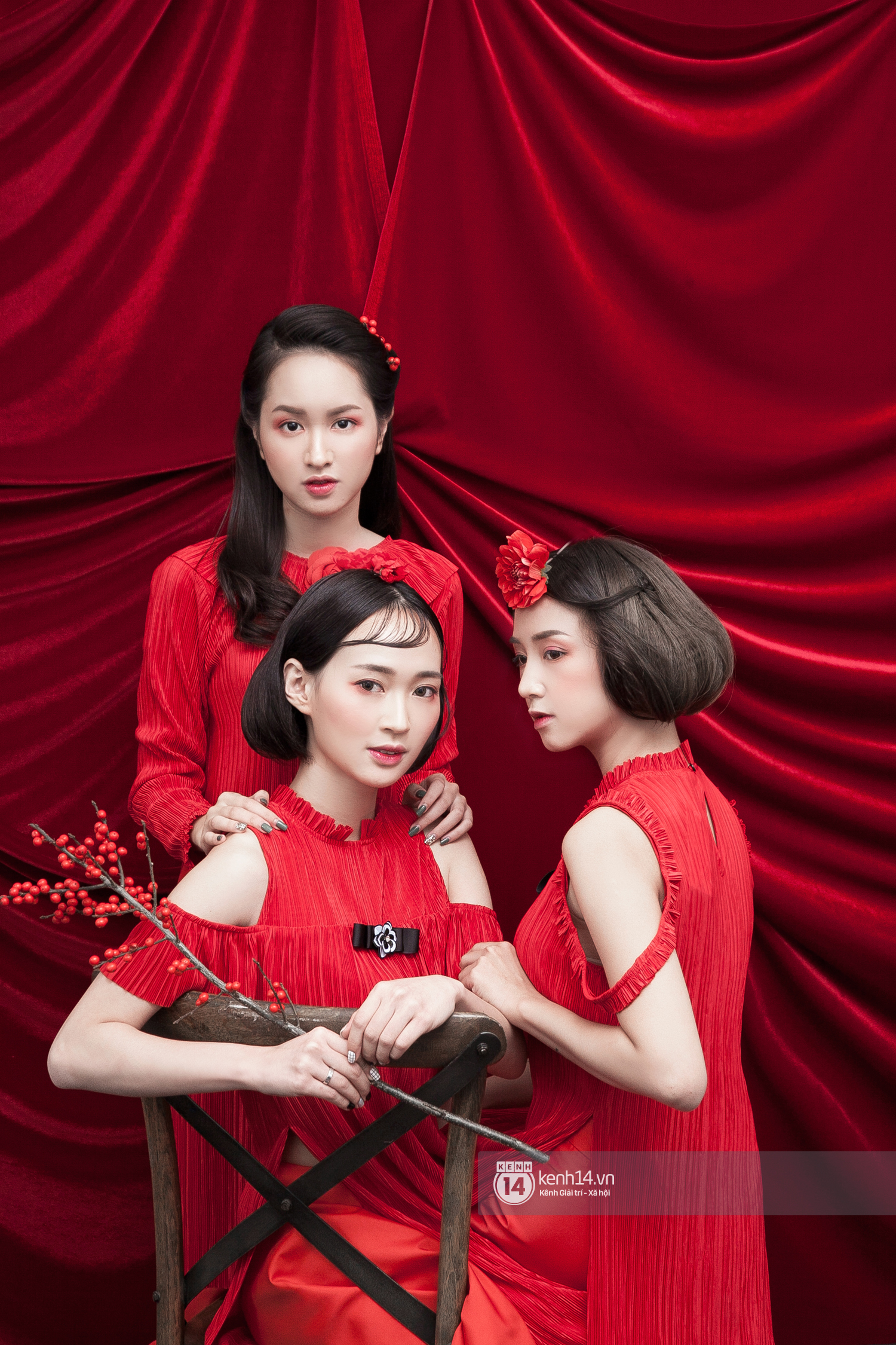 3 nàng hot girl Salim, Sun HT, Lê Vi xinh lạ trong những mẫu áo dài cách tân độc đáo - Ảnh 9. 3 nàng hot girl Salim, Sun HT, Lê Vi xinh lạ trong những mẫu áo dài cách tân độc đáo - Ảnh 9.