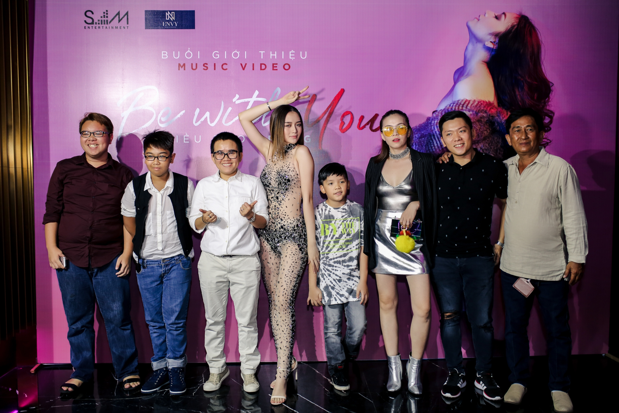 Thiều Bảo Trang sexy hết cỡ với trang phục xuyên thấu tại họp báo ra mắt MV nửa tỷ - Ảnh 12. Thiều Bảo Trang sexy hết cỡ với trang phục xuyên thấu tại họp báo ra mắt MV nửa tỷ - Ảnh 12.