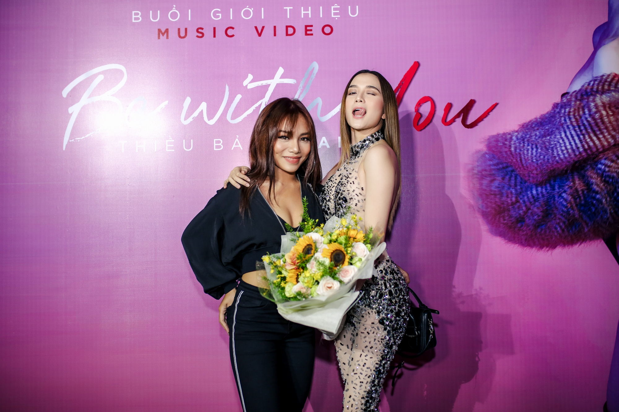 Thiều Bảo Trang sexy hết cỡ với trang phục xuyên thấu tại họp báo ra mắt MV nửa tỷ - Ảnh 11. Thiều Bảo Trang sexy hết cỡ với trang phục xuyên thấu tại họp báo ra mắt MV nửa tỷ - Ảnh 11.