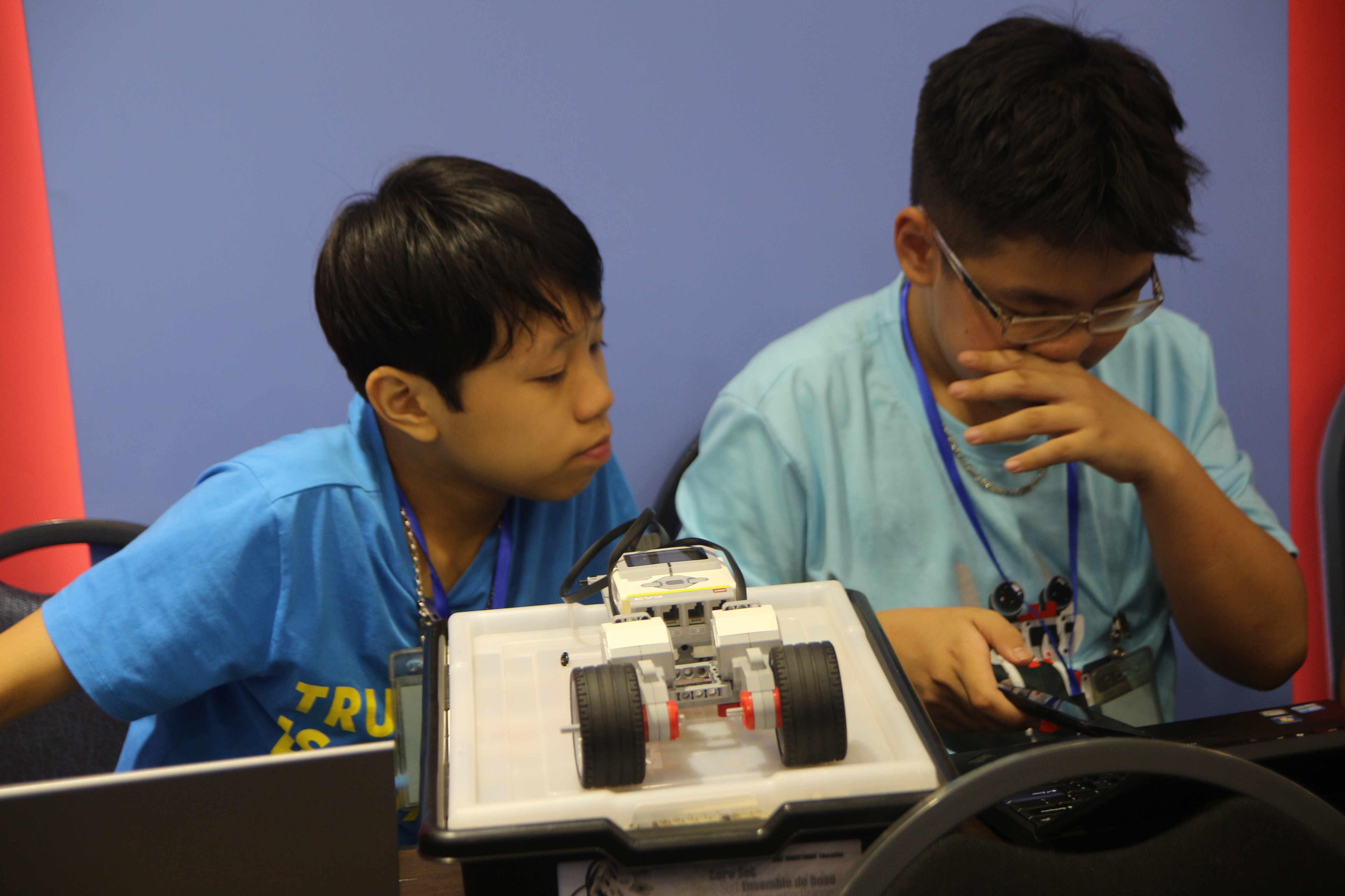 Học sinh trường Ams tổ chức trại hè cho học sinh đam mê khoa học - Ảnh 4. Học sinh trường Ams tổ chức trại hè cho học sinh đam mê khoa học - Ảnh 4.