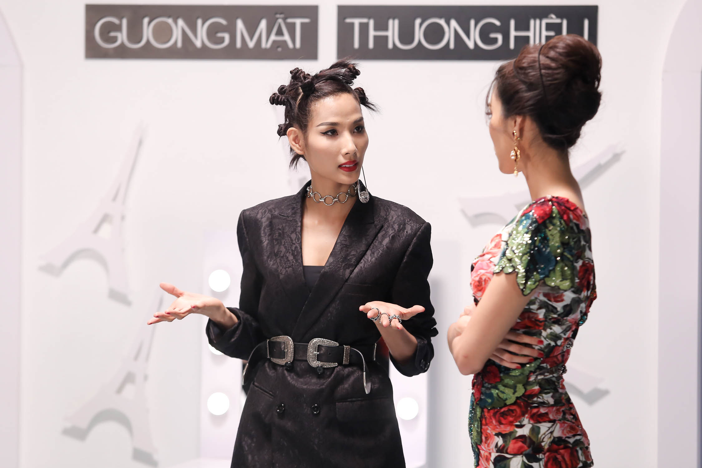 Lại thua cuộc, Hoàng Thùy vào phòng loại xin xỏ và khiến Lan Khuê bực mình! - Ảnh 3. Lại thua cuộc, Hoàng Thùy vào phòng loại xin xỏ và khiến Lan Khuê bực mình! - Ảnh 3.