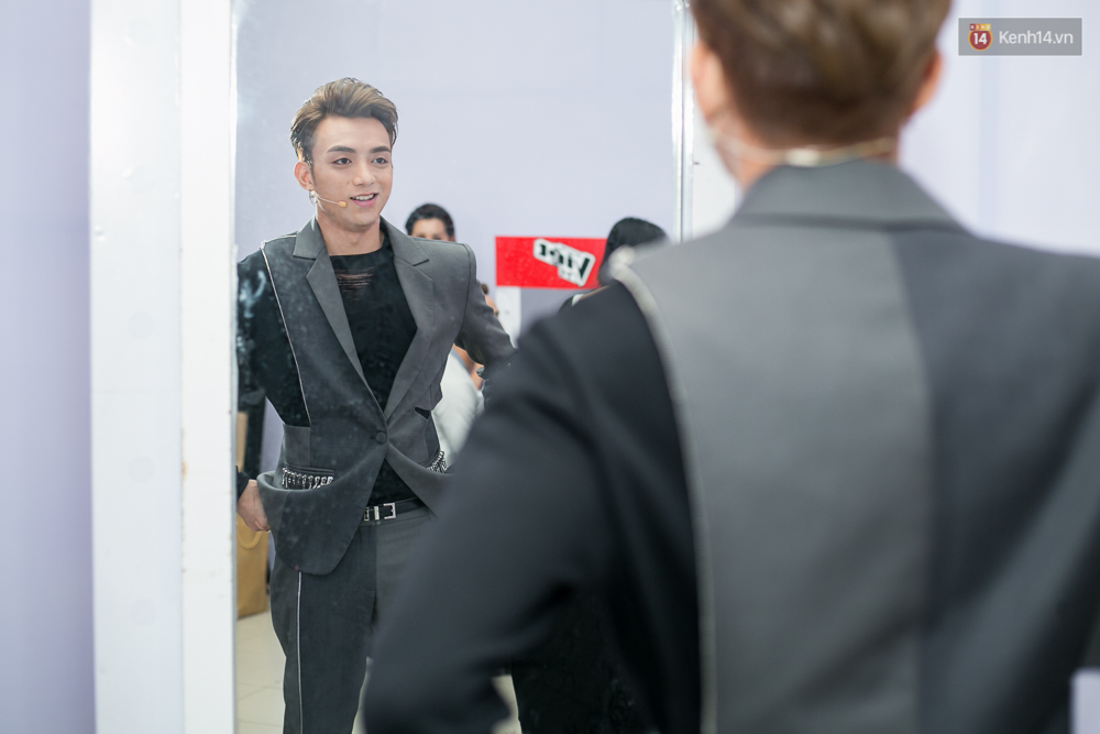 Soobin Hoàng Sơn cực điển trai, tự lái xe đến trường quay The Voice Kids - Ảnh 9. Soobin Hoàng Sơn cực điển trai, tự lái xe đến trường quay The Voice Kids - Ảnh 9.