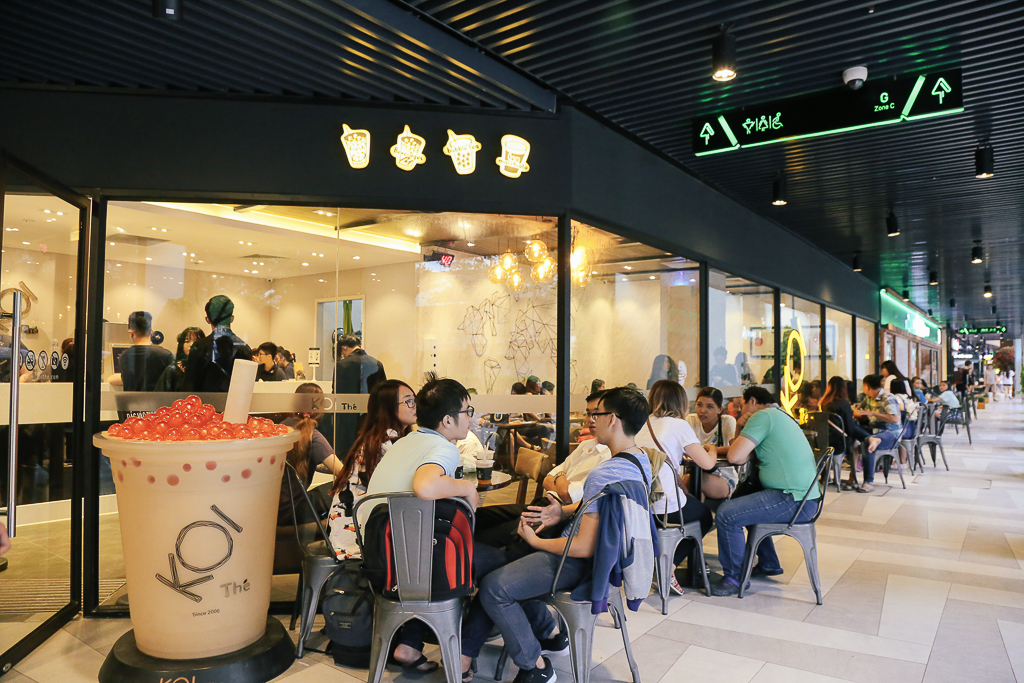 Sau 20 năm bỏ hoang với những lời đồn đoán rùng rợn, Thuận Kiều Plaza đã "hồi sinh" và sầm uất đến nhường này - Ảnh 6. Sau 20 năm bỏ hoang với những lời đồn đoán rùng rợn, Thuận Kiều Plaza đã "hồi sinh" và sầm uất đến nhường này - Ảnh 6.
