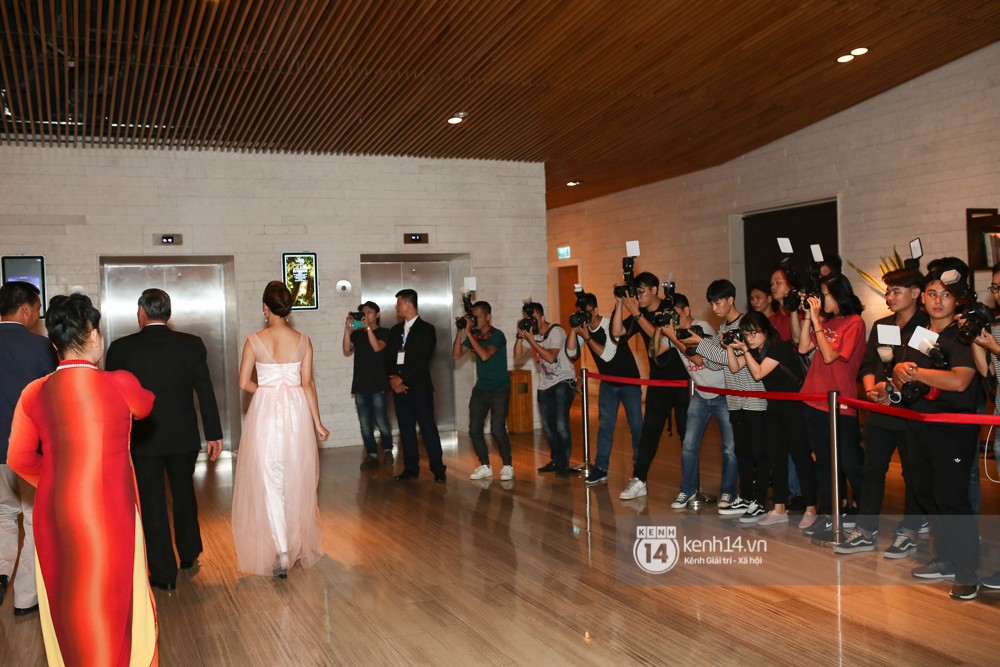 Livestream: Dàn sao Việt đến chúc mừng ngày vui của Đặng Thu Thảo và doanh nhân Trung Tín - Ảnh 2. Livestream: Dàn sao Việt đến chúc mừng ngày vui của Đặng Thu Thảo và doanh nhân Trung Tín - Ảnh 2.