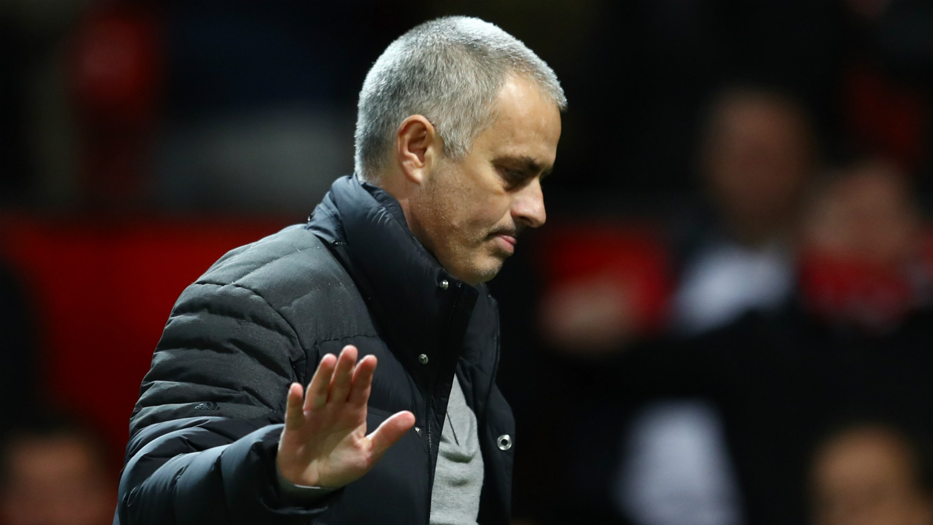 Man Utd thắng tưng bừng và đôi chân trên mặt đất của Mourinho - Ảnh 2. Man Utd thắng tưng bừng và đôi chân trên mặt đất của Mourinho - Ảnh 2.