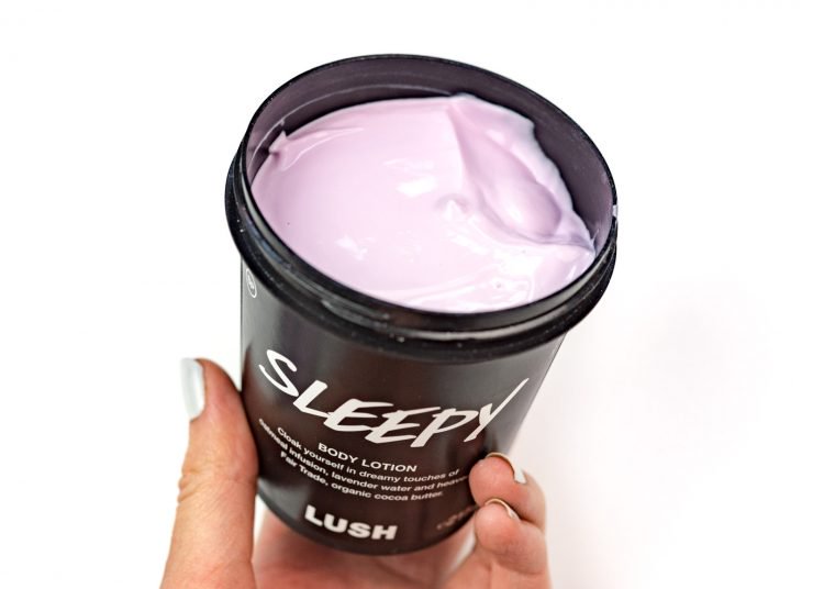 Mất ngủ kinh niên, thoa kem dưỡng thể giá 230 nghìn là bao ngon giấc - Ảnh 1. Mất ngủ kinh niên, thoa kem dưỡng thể giá 230 nghìn là bao ngon giấc - Ảnh 1.