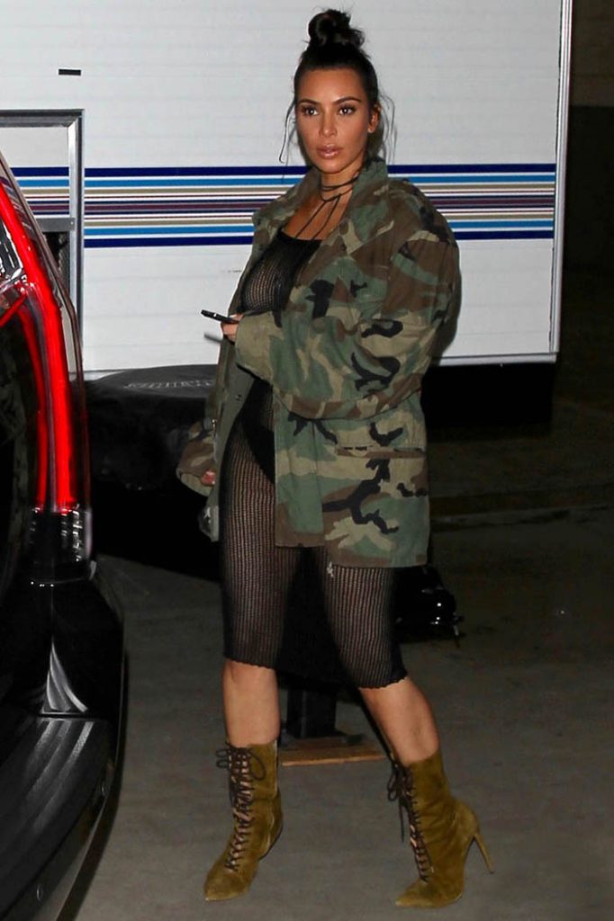 Không còn ngôn từ nào diễn tả nổi về thời trang phản cảm của Kylie Jenner! - Ảnh 6. Không còn ngôn từ nào diễn tả nổi về thời trang phản cảm của Kylie Jenner! - Ảnh 6.