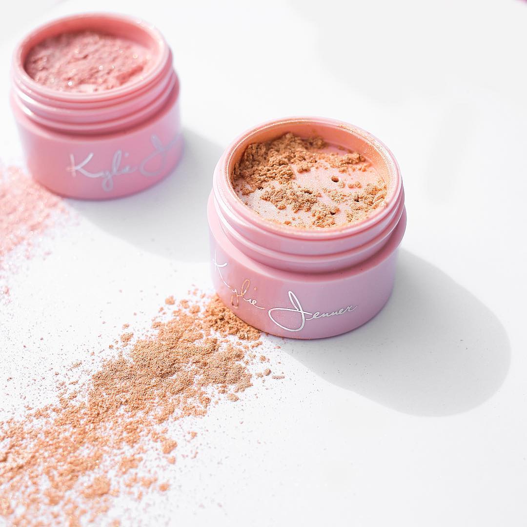 Mừng sinh nhật 20 tuổi, Kylie Jenner tung ra BST mỹ phẩm cool đừng hỏi - Ảnh 3. Mừng sinh nhật 20 tuổi, Kylie Jenner tung ra BST mỹ phẩm cool đừng hỏi - Ảnh 3.