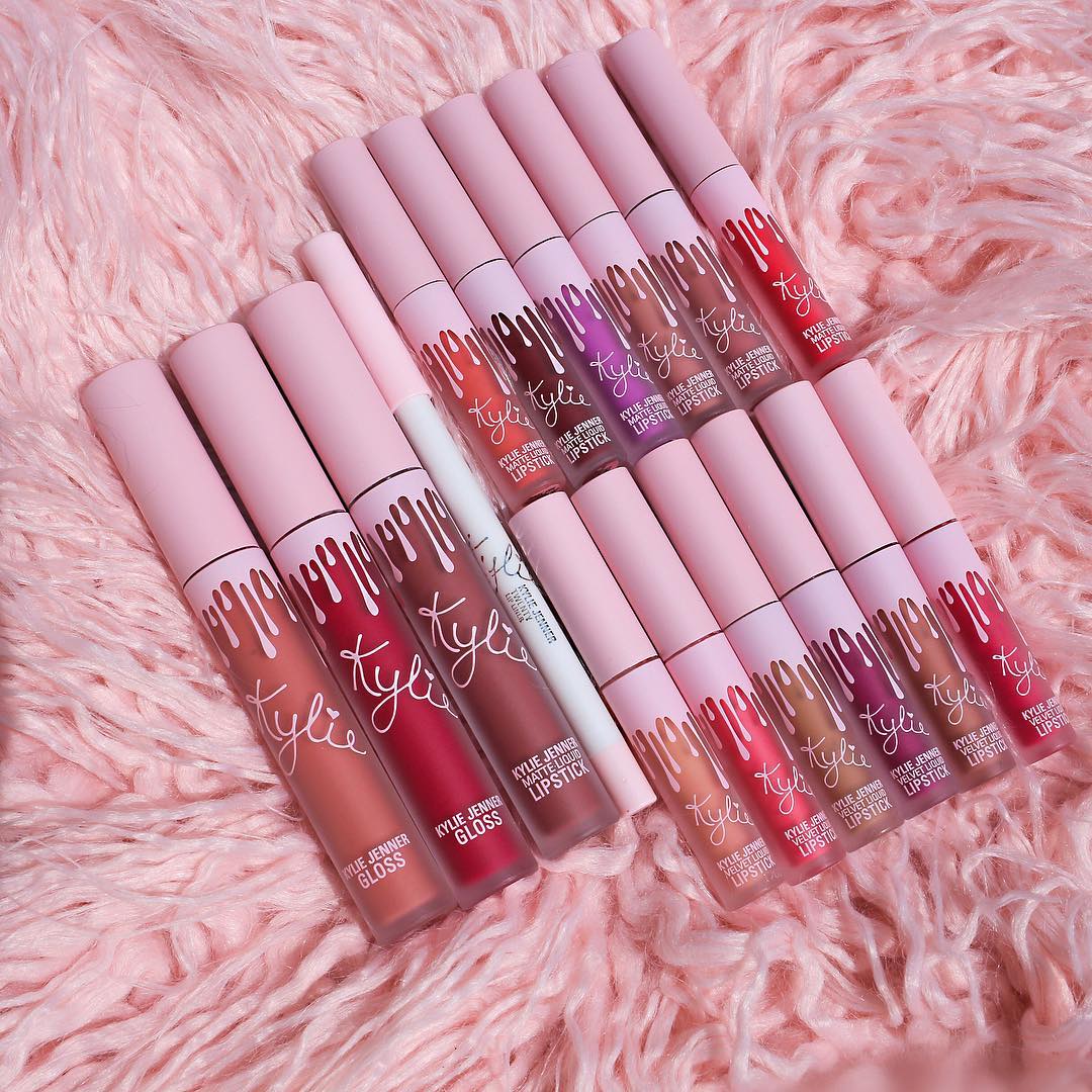 Mừng sinh nhật 20 tuổi, Kylie Jenner tung ra BST mỹ phẩm cool đừng hỏi - Ảnh 7. Mừng sinh nhật 20 tuổi, Kylie Jenner tung ra BST mỹ phẩm cool đừng hỏi - Ảnh 7.